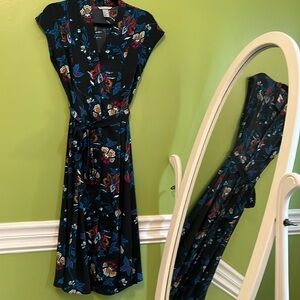 EUC H&M Navy Floral Button Down Dress